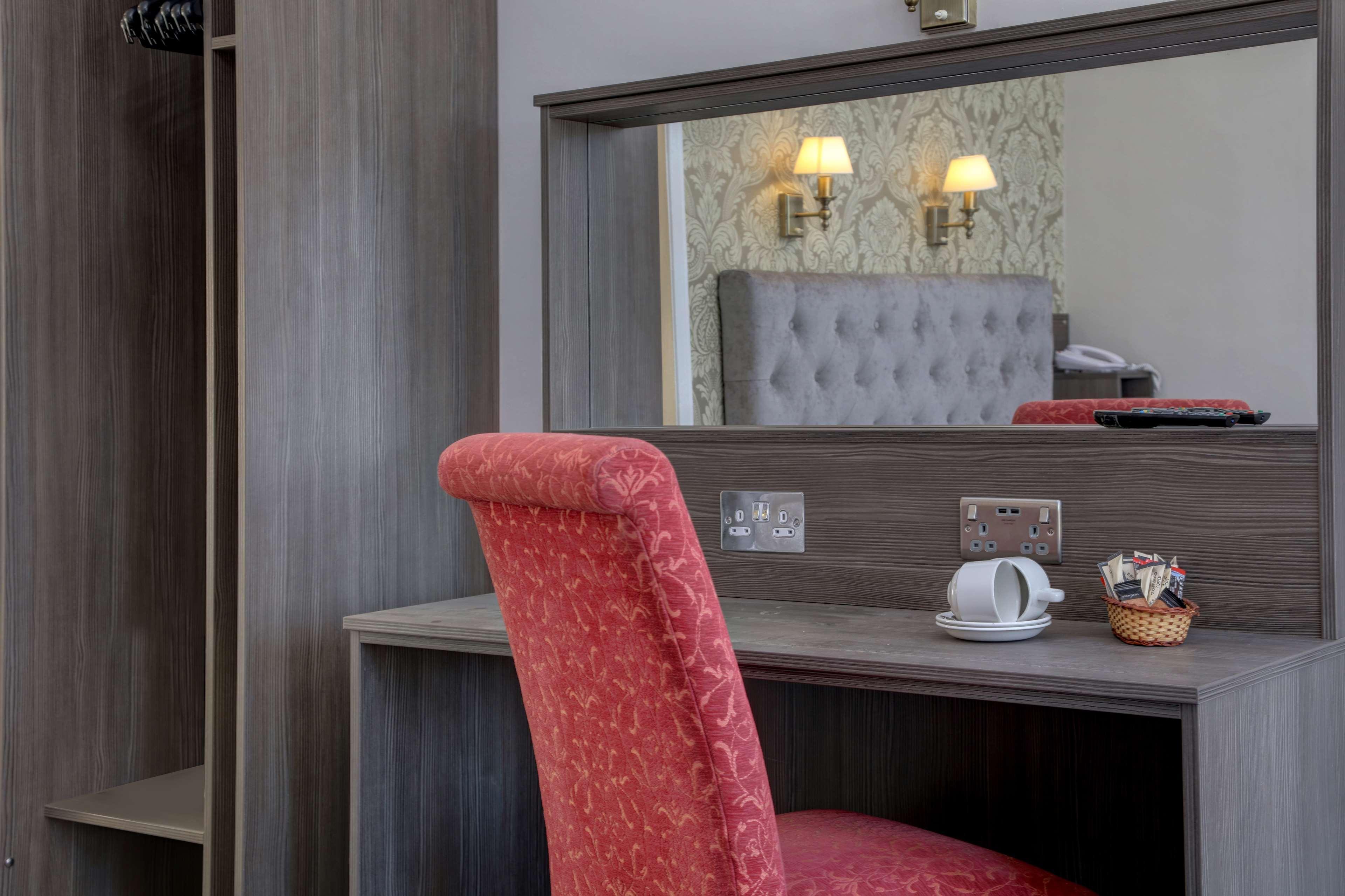 Sure Hotel By Best Western Локерби Экстерьер фото